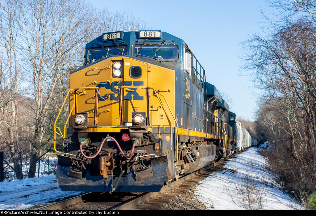 CSX 881 leads Q425 upgrade just west of Huntington 